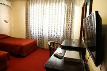 Gardens Hotel Amman Buitenkant foto